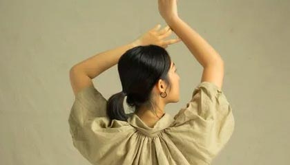 今日十佳球！湖人不错，占了两....